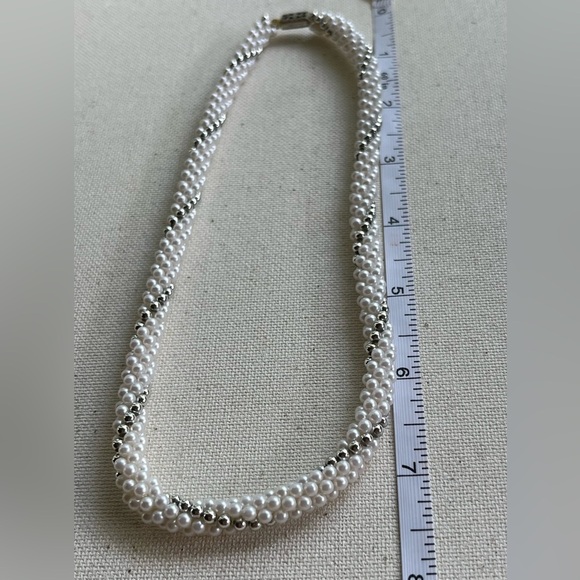 Vintage White & Silver Beaded Twist Necklace – Elegant Braided Design - Picture 4 of 4